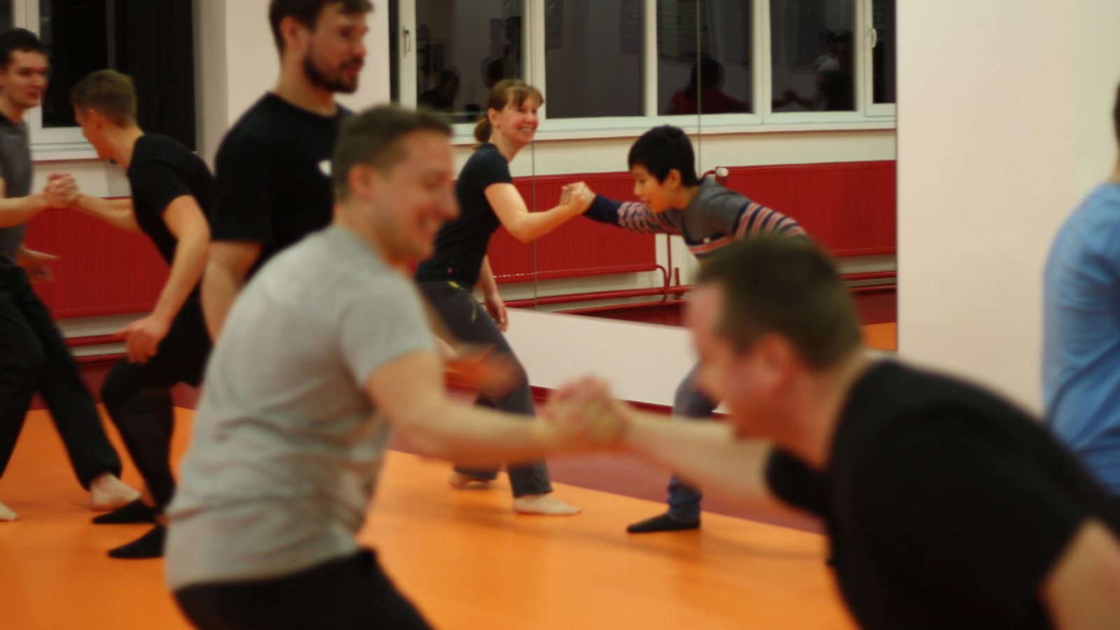 Přátelská atmosféra na Wing Tsun tréninku pro muže v Rakovníku